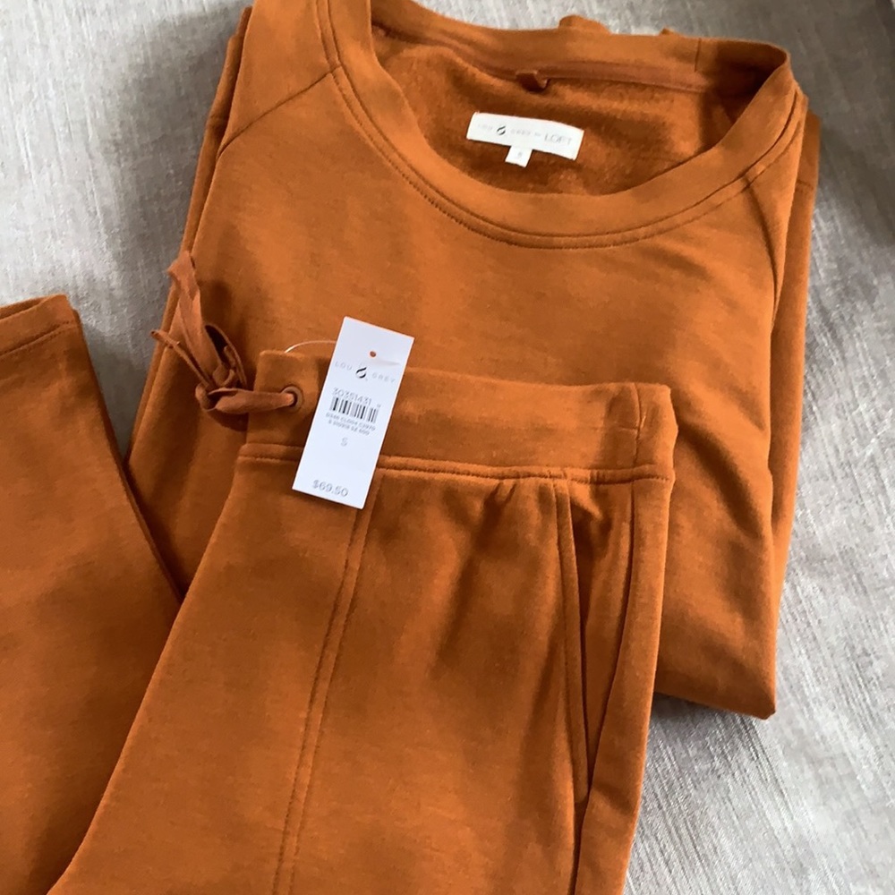 Lou and grey rust signature soft set sweatpants sweatshirt